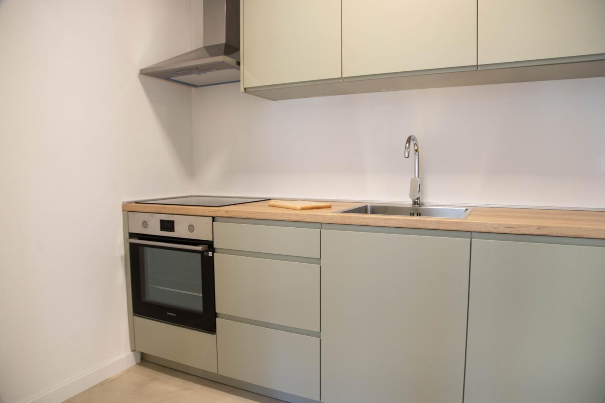 A-seven Apartment *