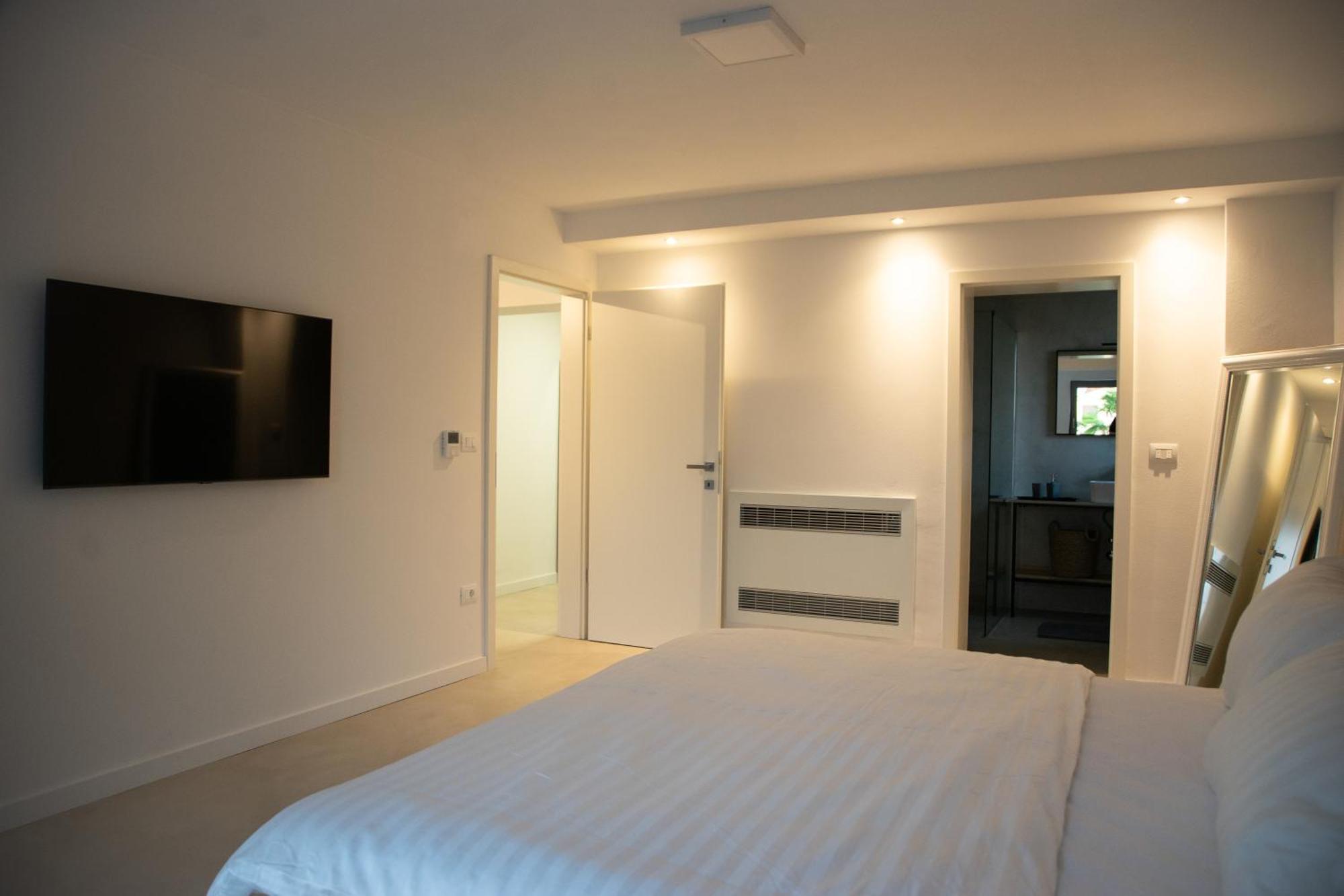 Apartment A-seven *